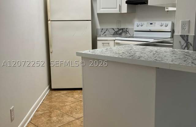 213 Lake Pointe Dr Gallery 2