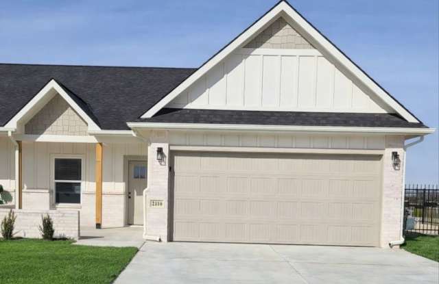 3 Bedroom 2 Bathroom New Construction Villa in Goddard, KS! 1/2 Month Free! photos photos