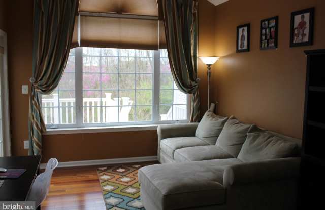 25570 CREEKMORE TERRACE Gallery 4