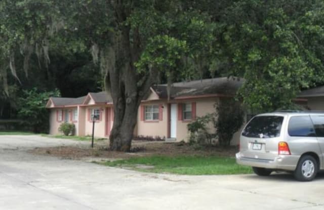 105  Neil Court Gallery 2