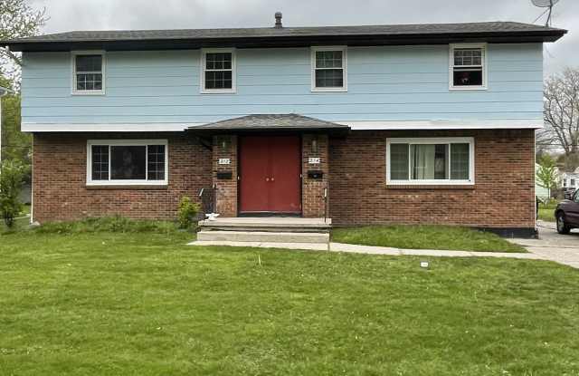 212 Sunshine Dr Gallery 1