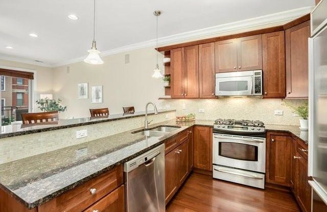 2929 N Lincoln - 2929 N Lincoln Ave, Chicago, IL 60657