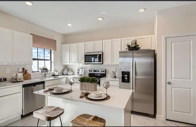 1114 SW 9th Ave photos photos