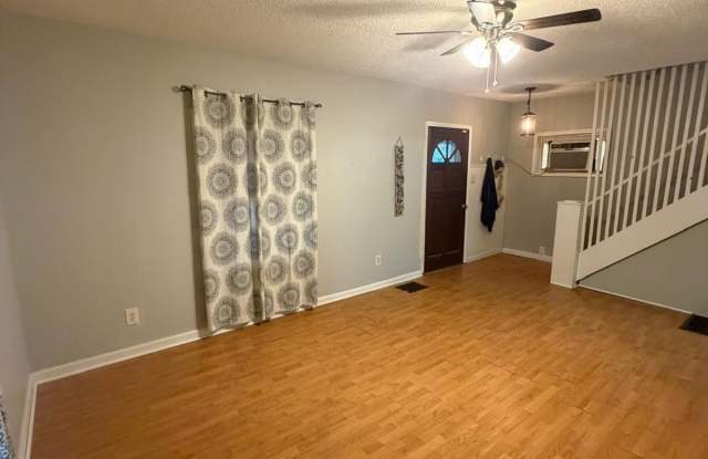 3037 Meredith Avenue photos photos