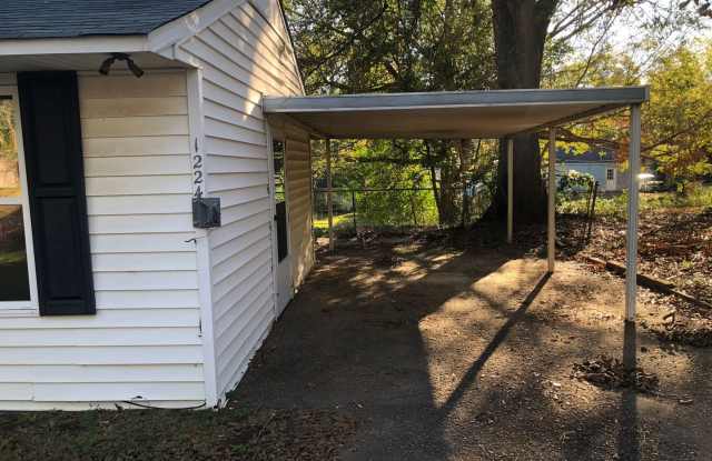 3 Bedroom 1 Bathroom home in Aiken! Gallery 3