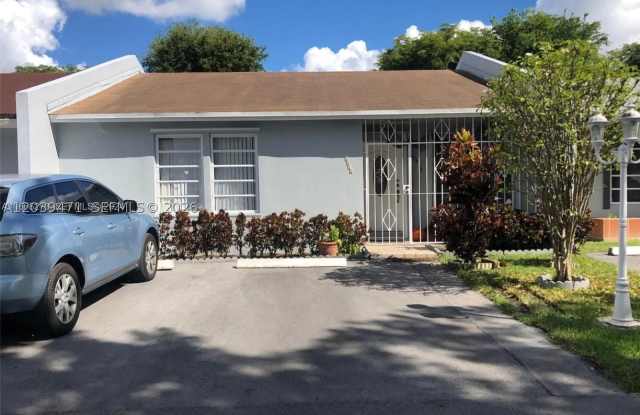 5813 SW 140th Ave photos photos