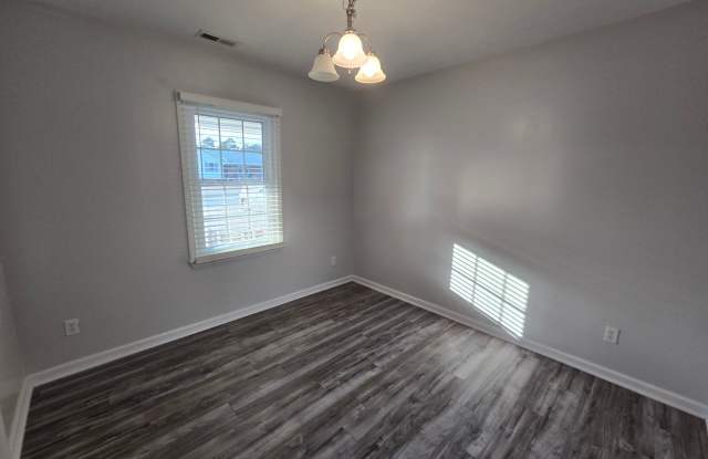 1091 Pleasant Oak ~ Cliffdale Forest Gallery 4