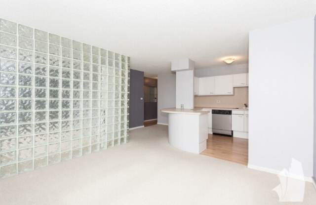 2754 North Hampden Court Gallery 4