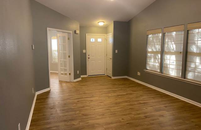 216 Brookstone Drive Gallery 3