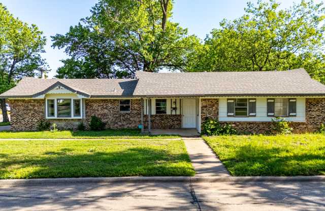4 Bedroom Must See!! photos photos