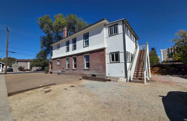 Conveniently Located 2-Bedroom Apartment Near Downtown & UNR Gallery 3