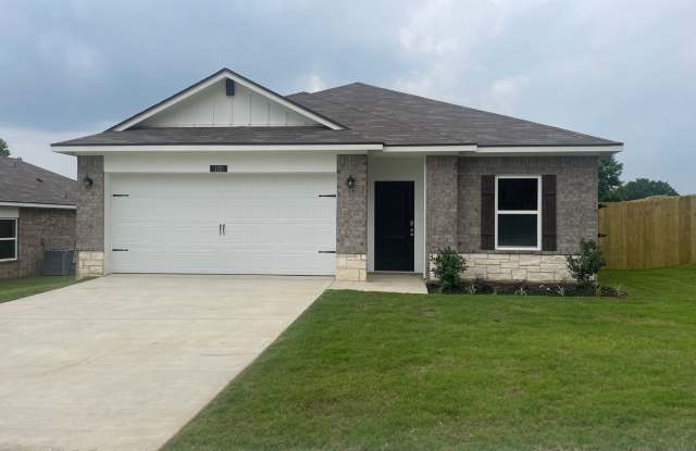 Elegant 4-bed/2-bath! Gallery 1