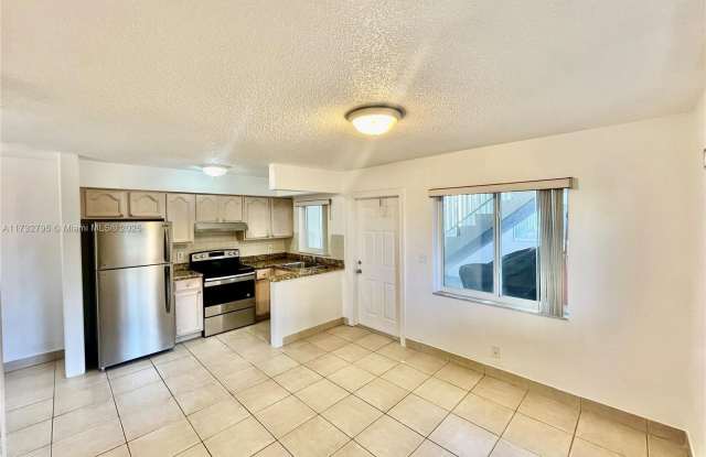 1274 NE 40th St - 1274 Northeast 40th Street, Oakland Park, FL 33334