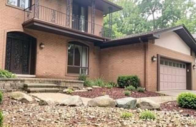 5064 Far Ravine Court Gallery 2