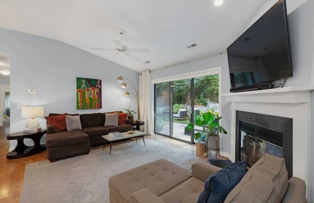 Comfortable 3 Bedroom Patio Home in a Convenient Wilmington Location Gallery 4