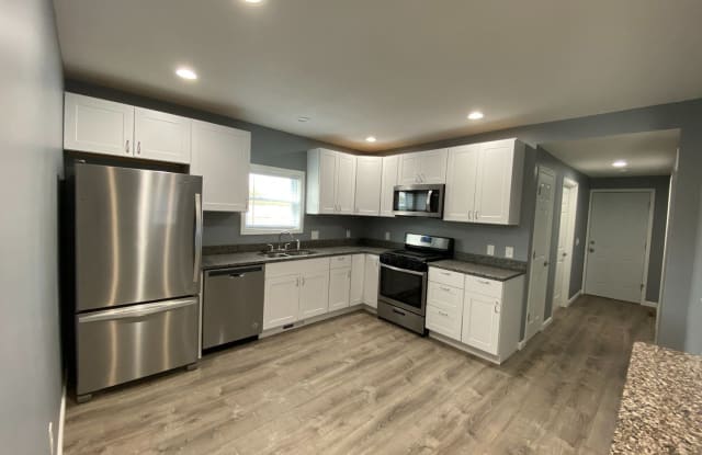 904 W 14th St - 904 West 14th Street, Junction City, KS 66441