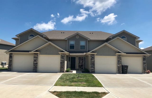 523 Maggie Ct - 523 Maggie Ct, Belton, MO 64012