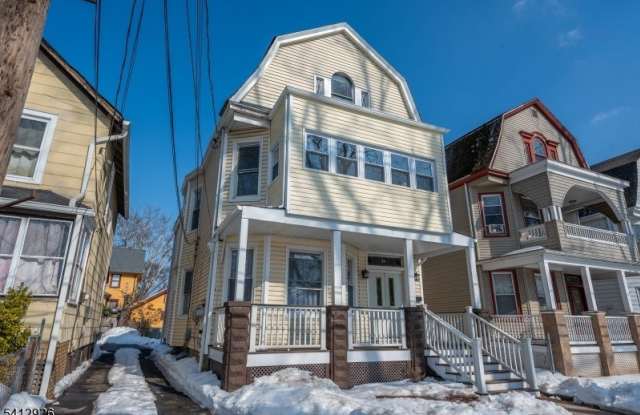 24 Llewellyn Ave photos photos