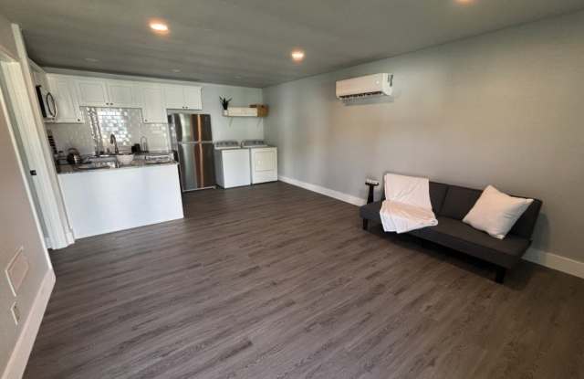 608 Allen Gallery 2