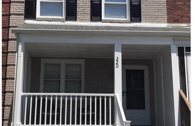 220 WESMOND DRIVE - 220 Wesmond Drive, Alexandria, VA 22305