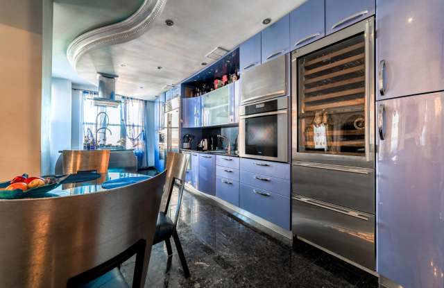70  Oceana Drive West , #PH1B Gallery 4