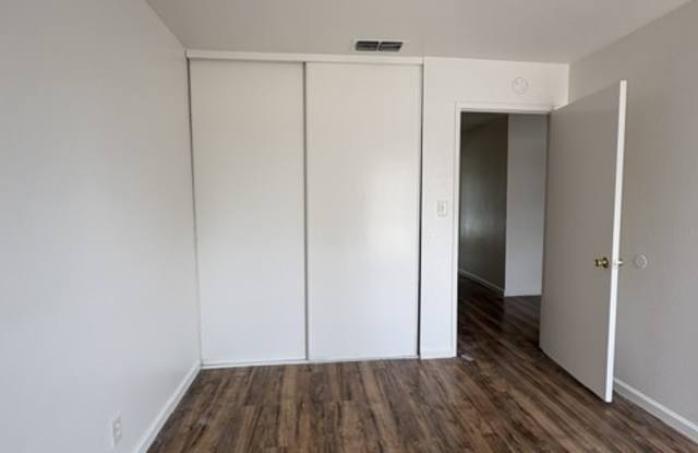 310 S Argyle 106 Gallery 3