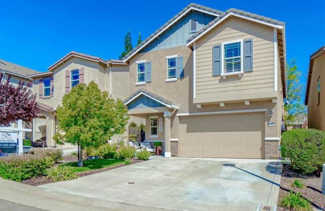 Amazing Folsom Home with SOLAR! photos photos