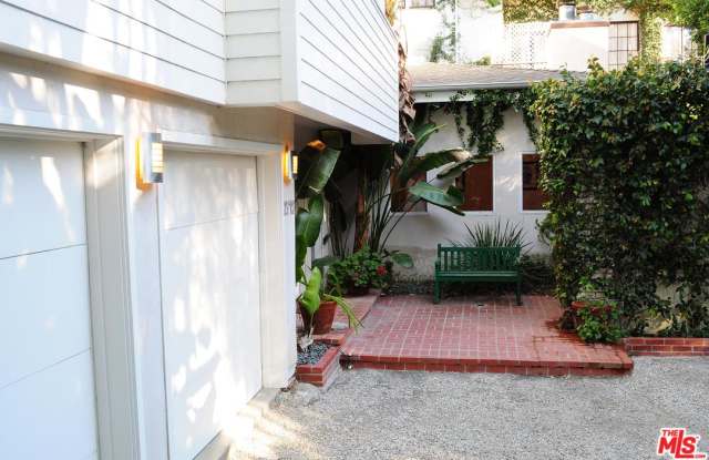 2712 NICHOLS CANYON Road Gallery 3
