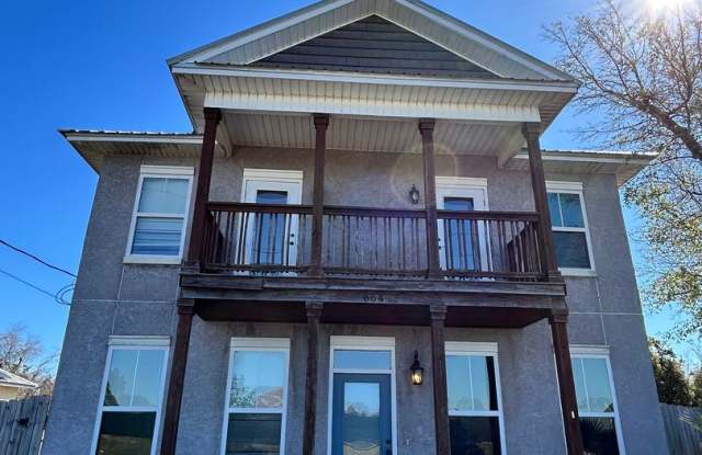 664 Helen Ave photos photos