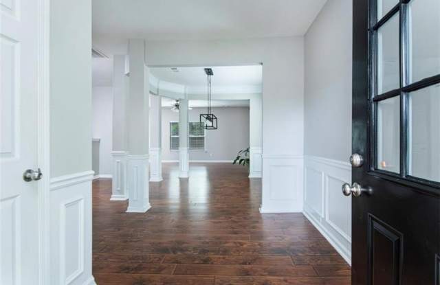 310 Sugarberry Lane Gallery 3