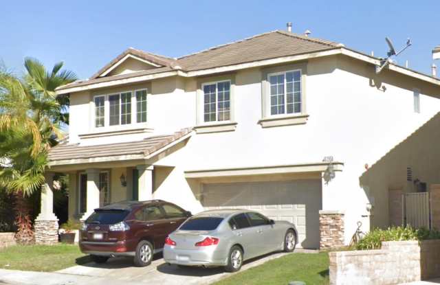 Freshly updated 4-bed, 2.5-bath home in Hunter’s Ridge North Fontana - OPEN HOUSE THIS SATURDAY, JUNE 14, 10AM-2PM. photos photos
