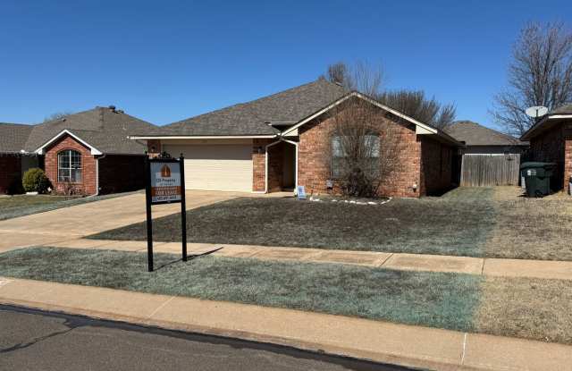 Charming 3 bedroom home with storm shelter in Norman! No carpet and a large pantry! photos photos