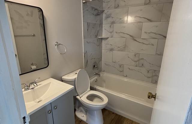 714 W 39th St photos photos