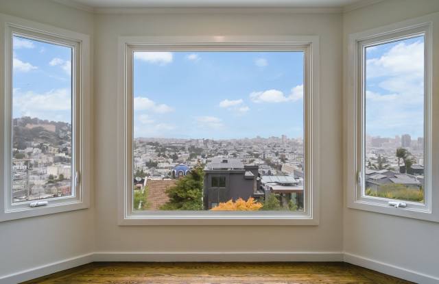 Panoramic SF Views, Elevated Cul-de-Sac Home in Eureka Valley photos photos