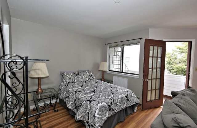 40 Cambridge Avenue unit: 104 Gallery 3