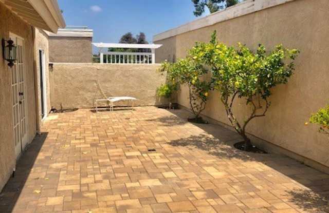 28082 Palmetto Court Gallery 4