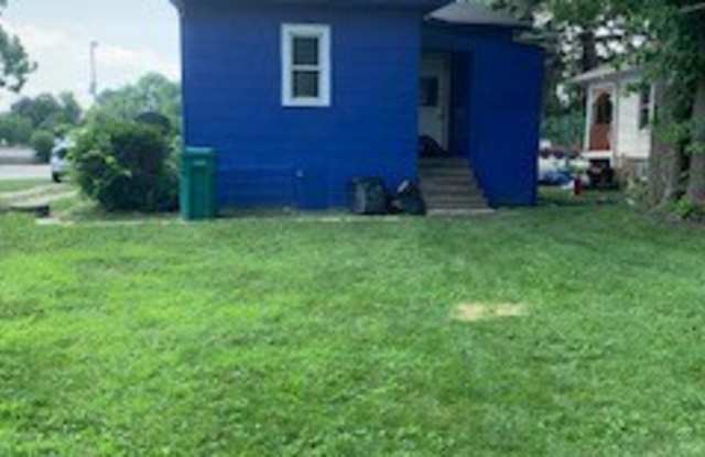 2 bedroom 1 bath updated single family home Gallery 3
