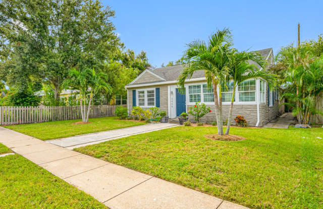 Central St. Pete 2 Bedroom 1 Bath Bungalow! photos photos