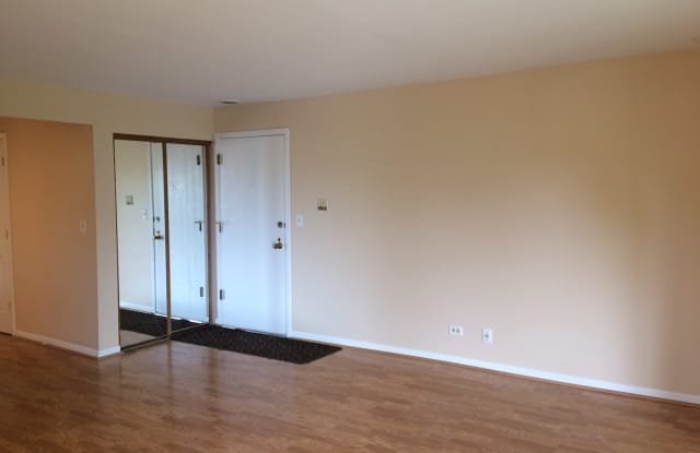 260 East Court Of Shorewood Court Gallery 3