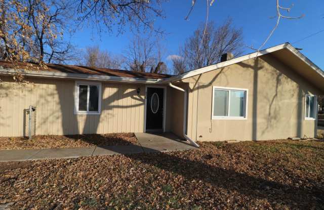 Family home for rent! - 830 West 14th Street, Junction City, KS 66441