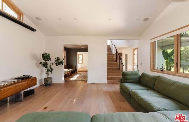 1149 Old Topanga Canyon Rd Gallery 4