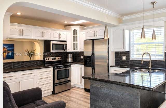 10790 SW 46th St photos photos