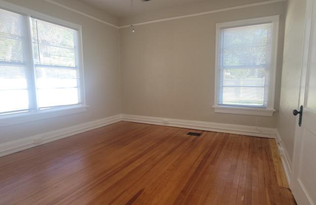 132 Arlington Ave W Gallery 4