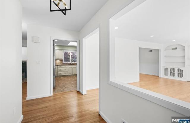 601 Iroquois Street Gallery 3