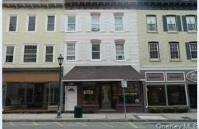58 Main Street Gallery 1