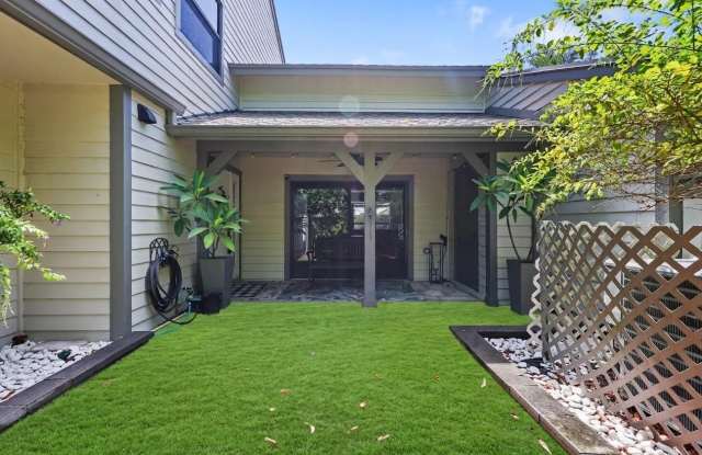13400 Bedford Mews Court Gallery 3