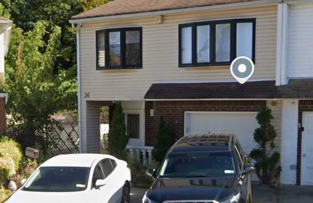 36 Maple Ct Gallery 1