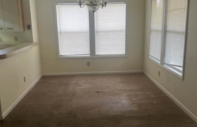 6801-4 Willowbrook Drive Gallery 2