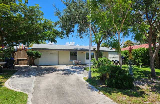 Annual rental – Charming VENICE ISLAND Home! Perfect Downtown Location photos photos