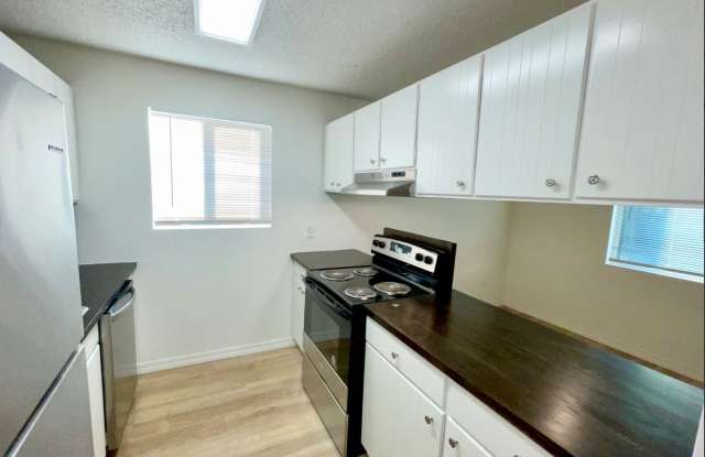 DESIRABLE MILLWOOD NEIGHBORHOOD ON TREE LINED STREET photos photos